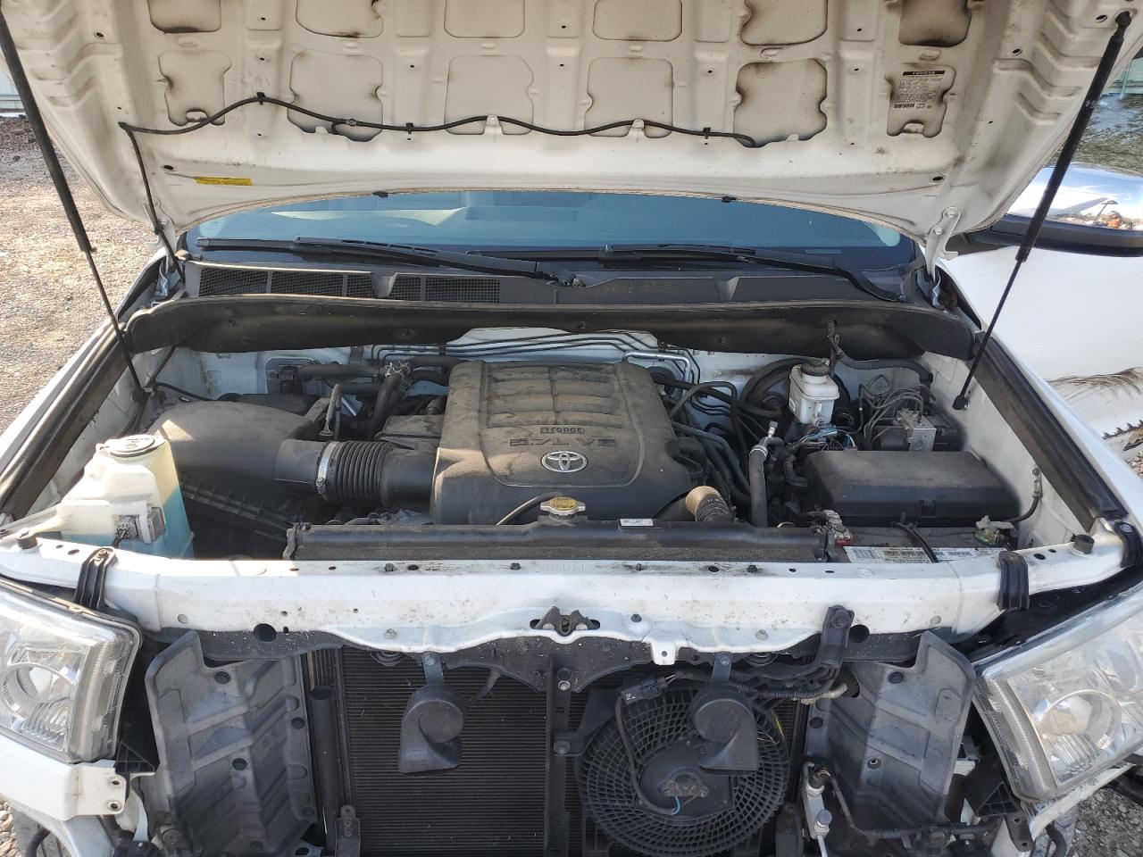 2017 Toyota Sequoia - Image 14