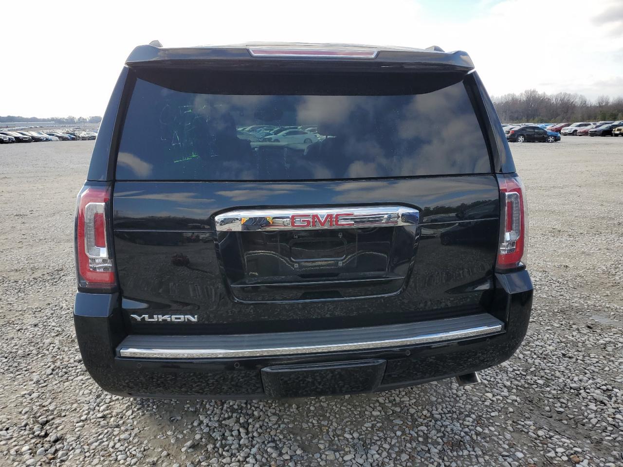 2018 GMC Yukon - Image 6