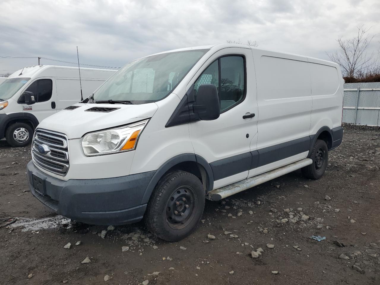 Marlboro, NY에서 판매 중인 2015 Ford Transit T-250 - Minor Dent/Scratches