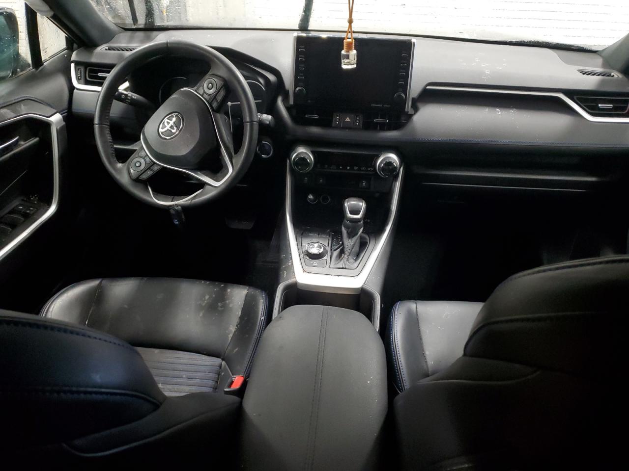 2022 Toyota RAV 4 - Image 8