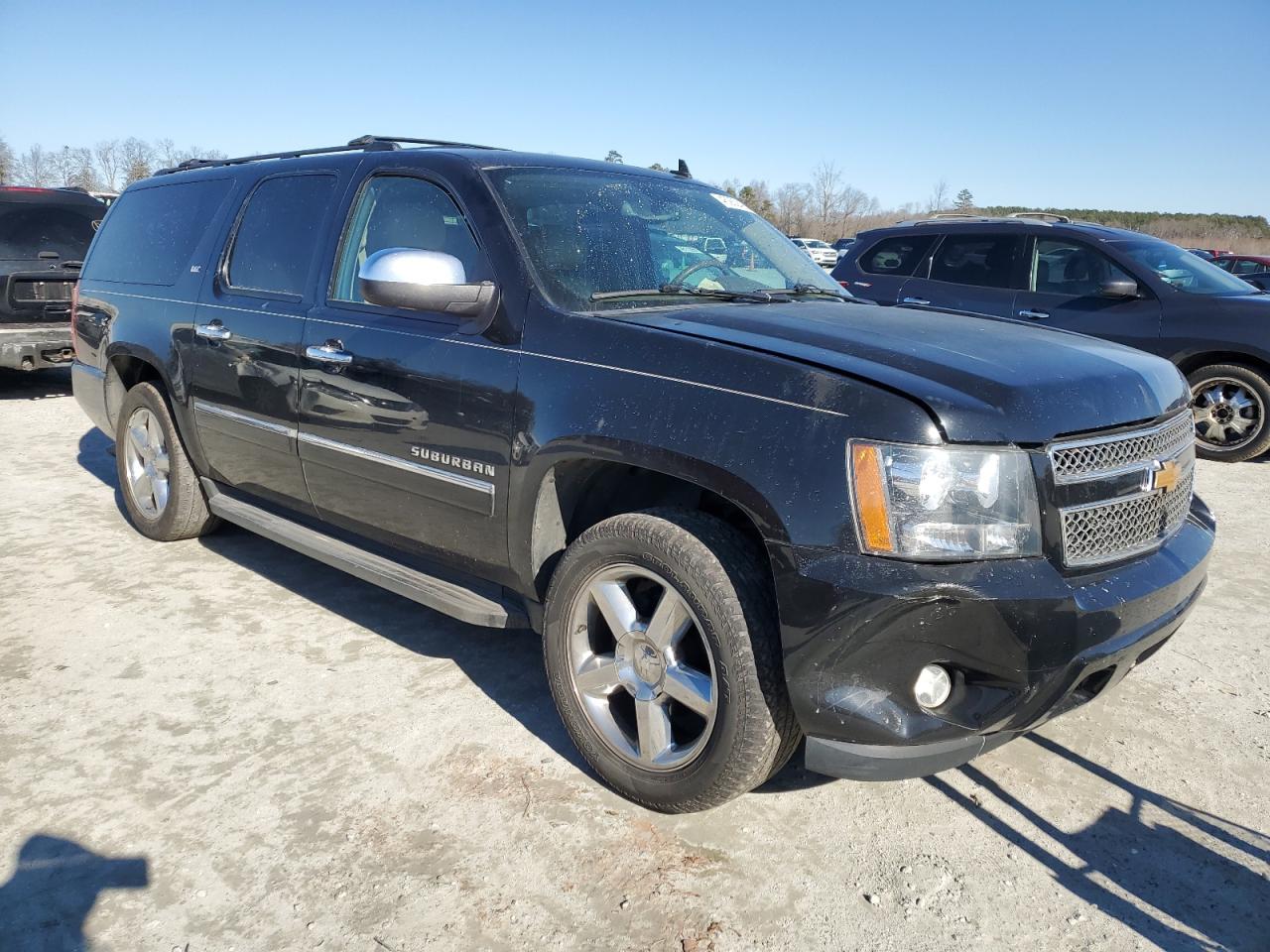 2014 Chevrolet Suburban - Image 4