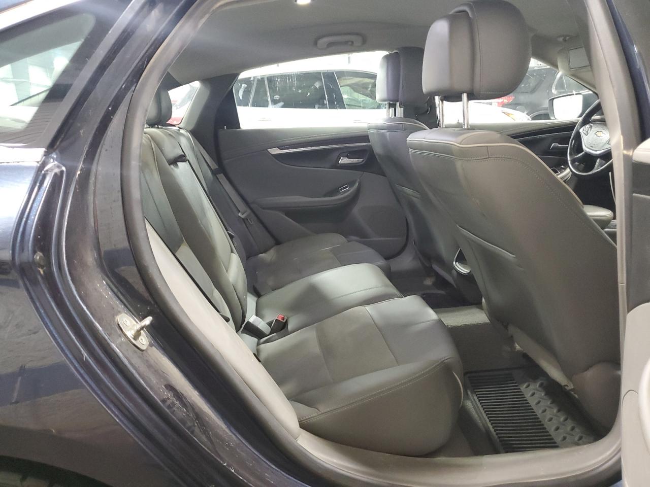 2014 Chevrolet Impala - Image 11