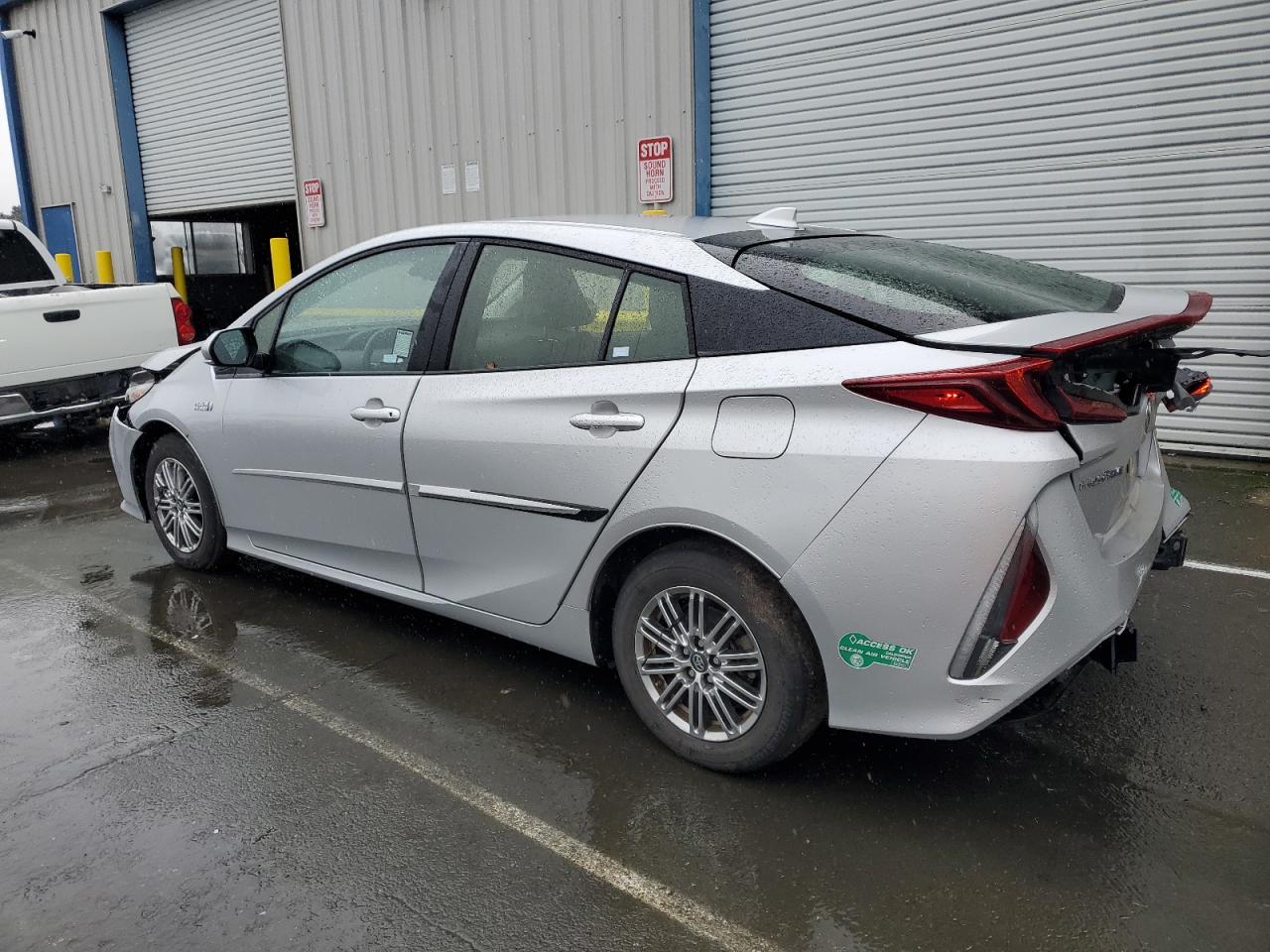 2017 Toyota Prius - Image 2