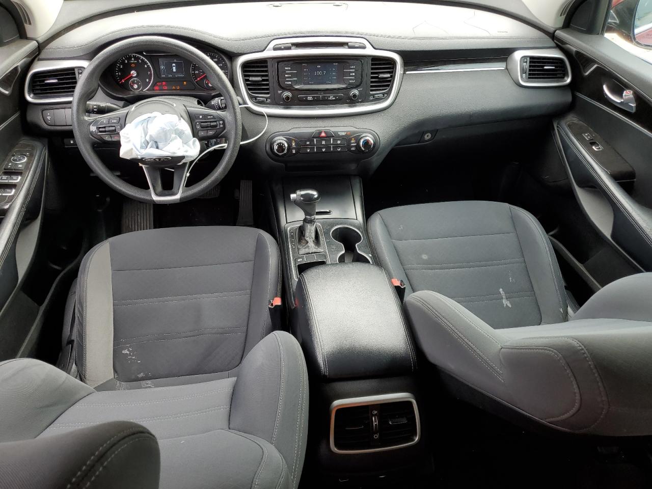 2017 Kia Sorento - Image 8