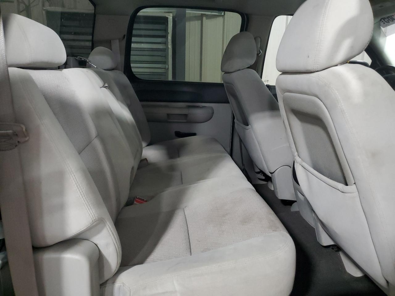 2009 Chevrolet Silverado - Image 10