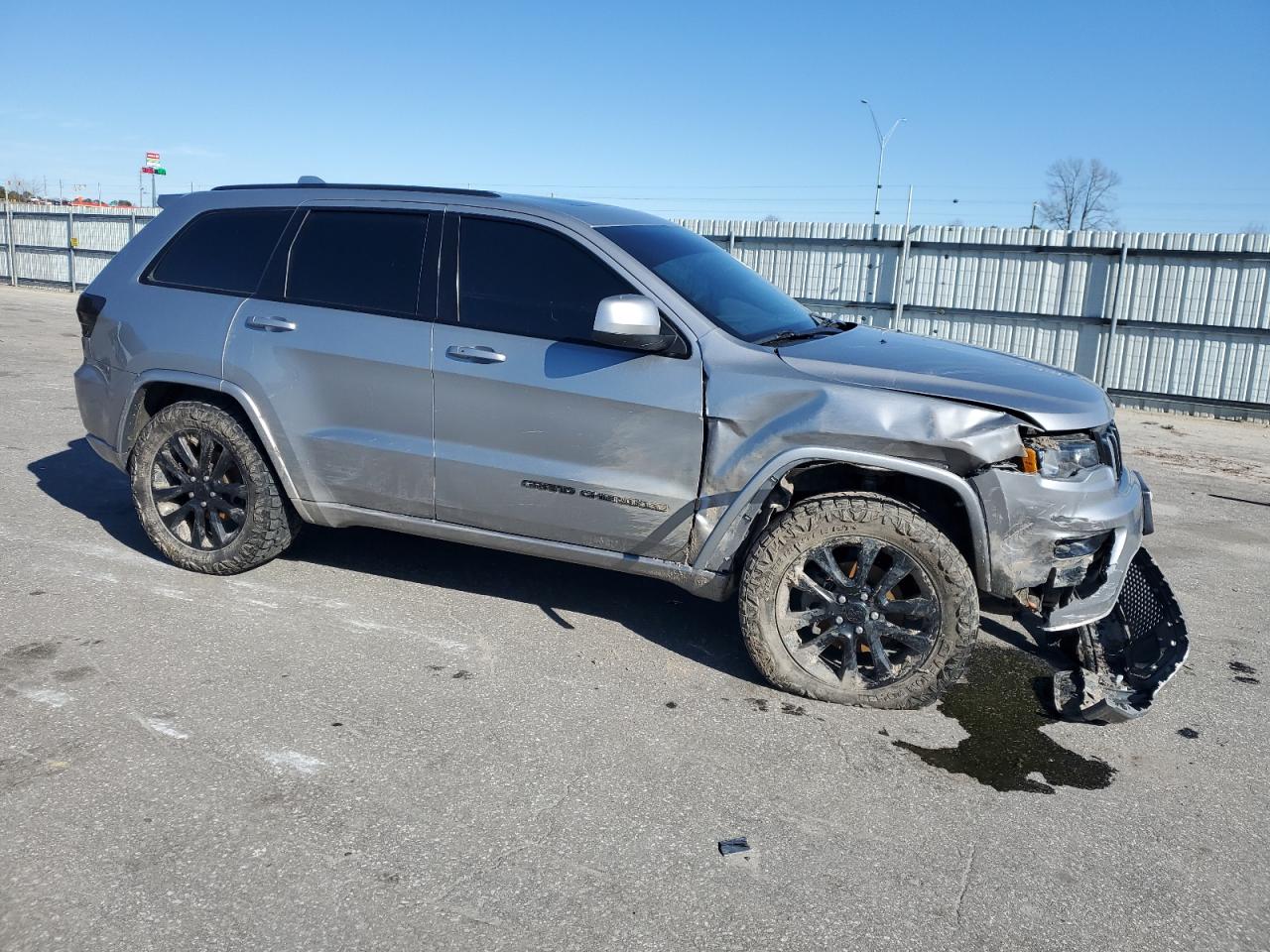2018 Jeep Grand Cherokee - Image 4