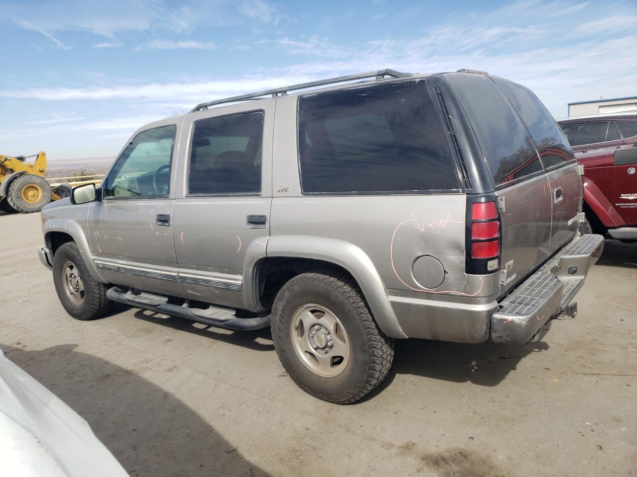2000 Chevrolet Tahoe - Image 2