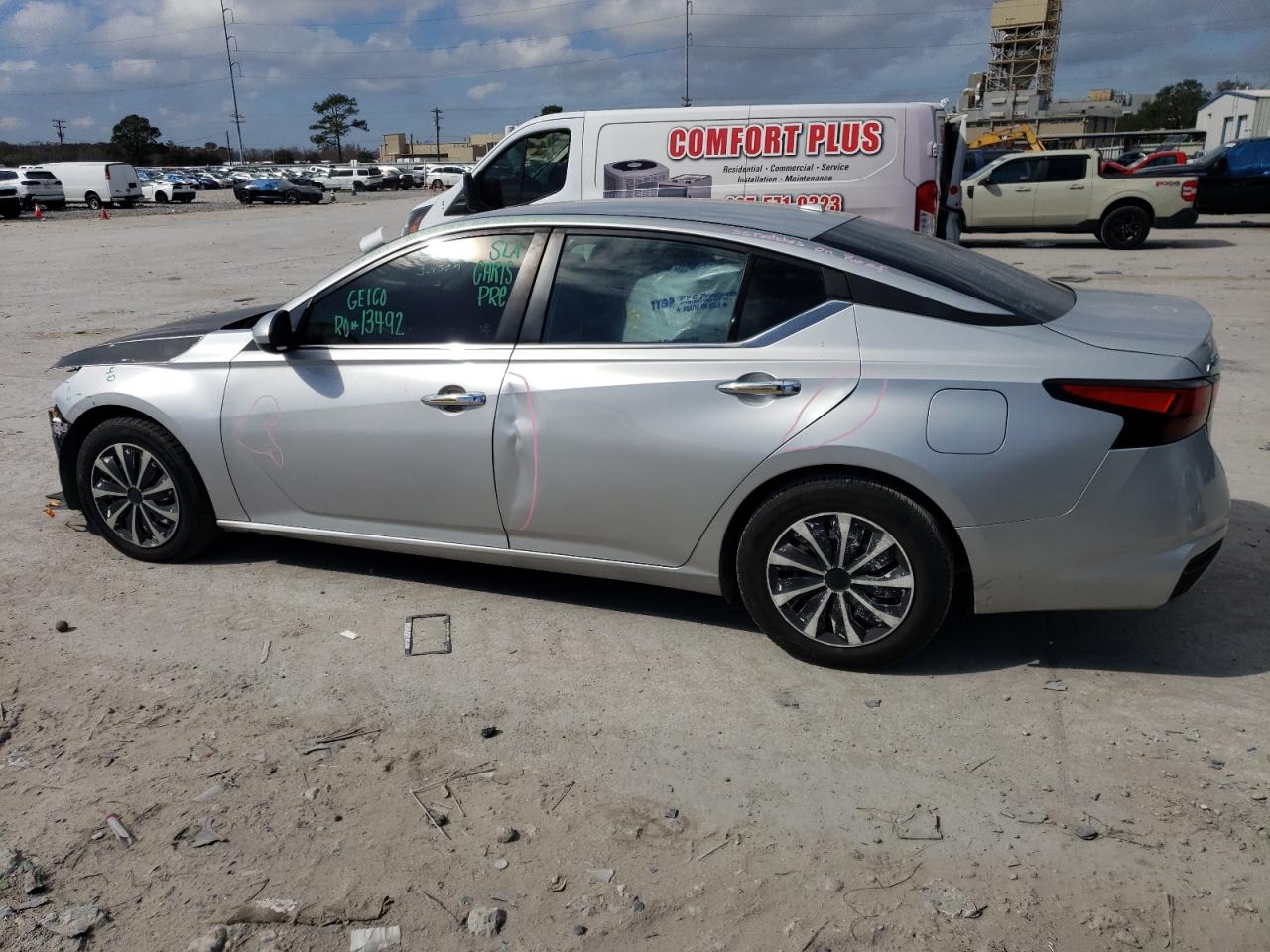 2019 Nissan Altima - Image 2