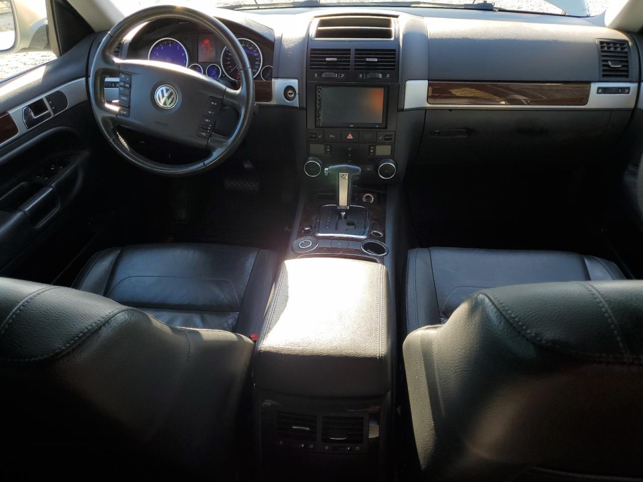 2008 Volkswagen Touareg - Image 8