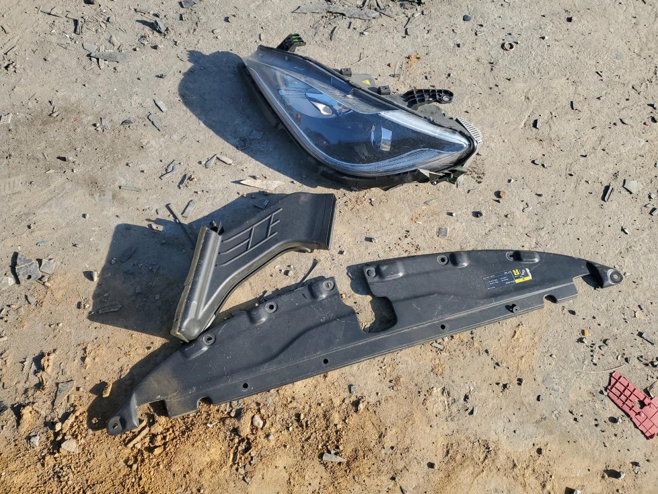 2018 Chrysler Pacifica - Image 13