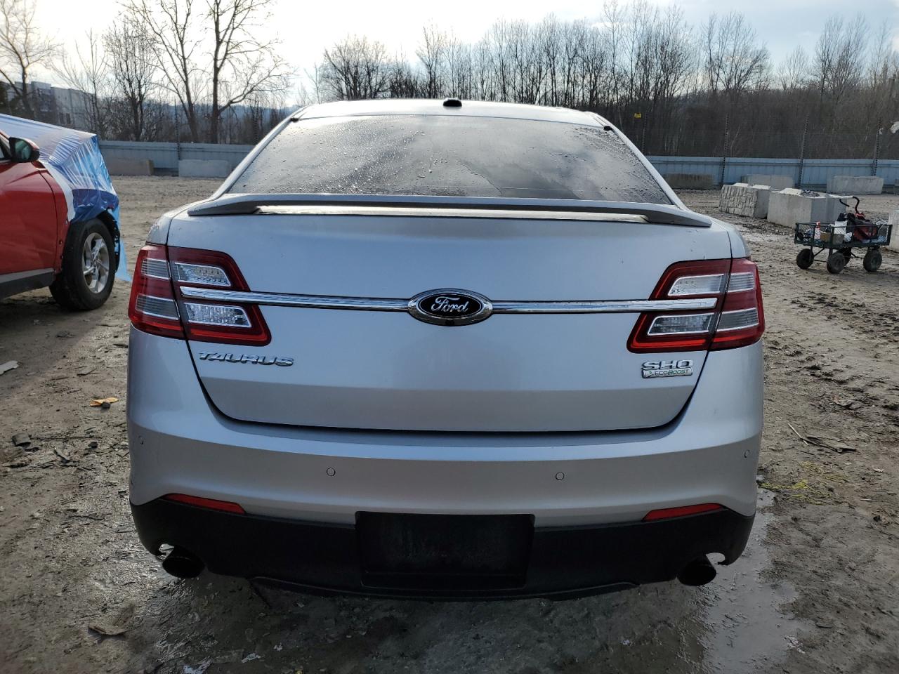 2015 Ford Taurus - Image 6