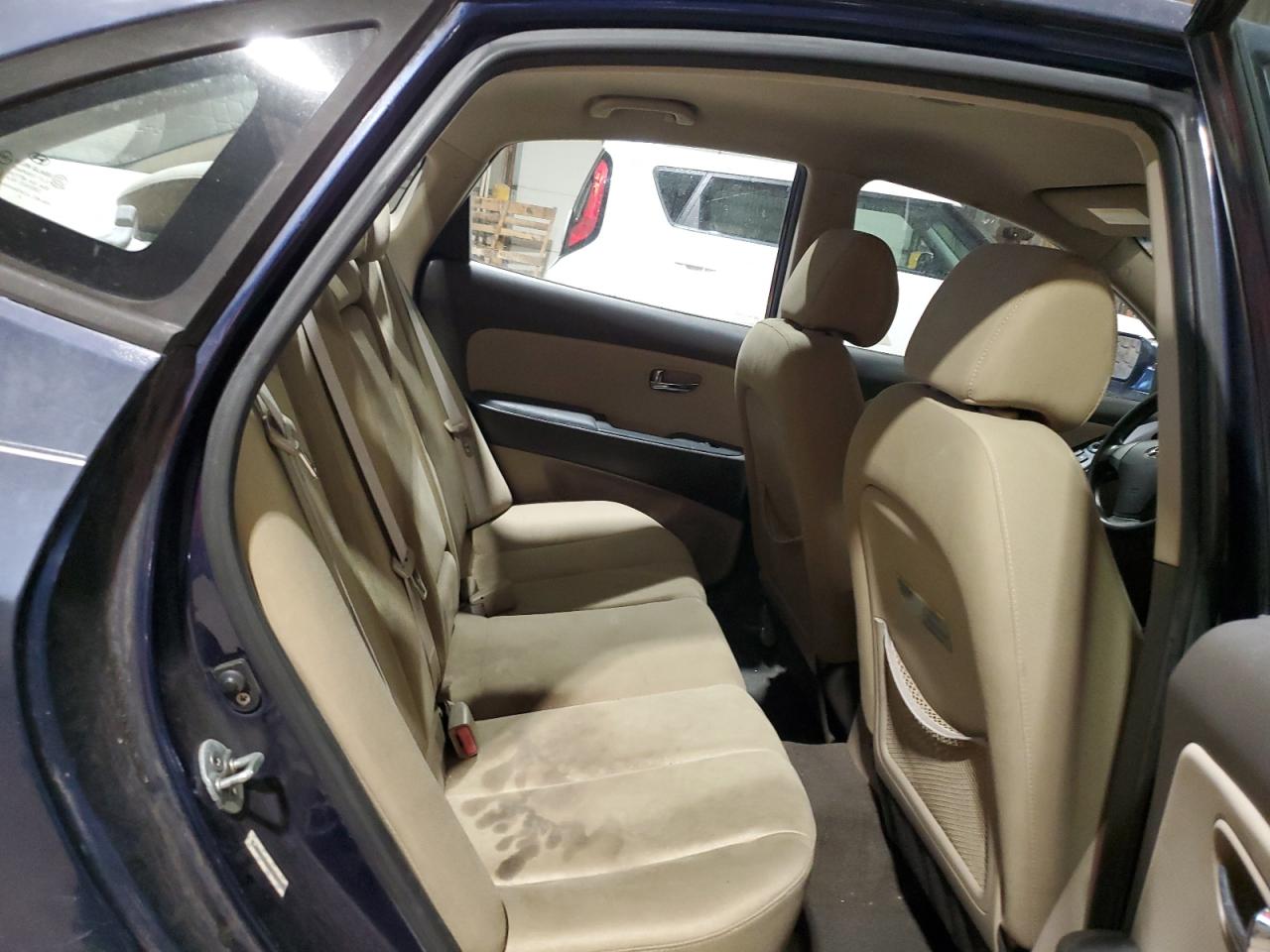 2010 Hyundai Elantra - Image 10