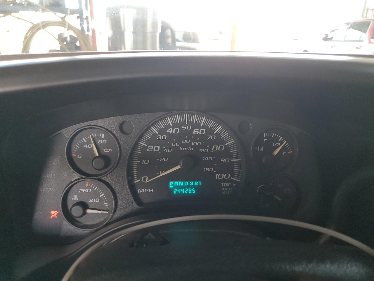 2006 Chevrolet Express - Image 9