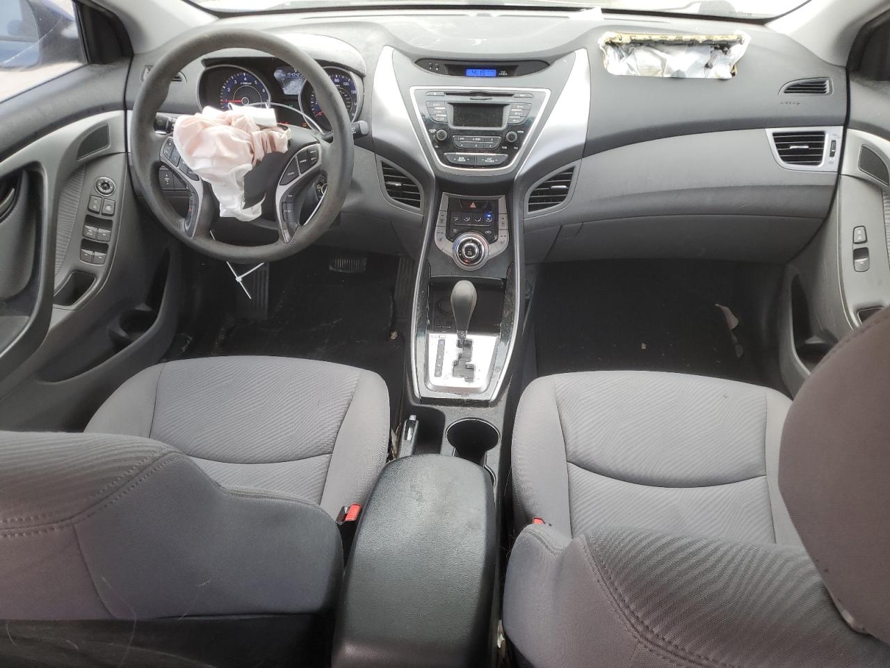 2013 Hyundai Elantra - Image 8