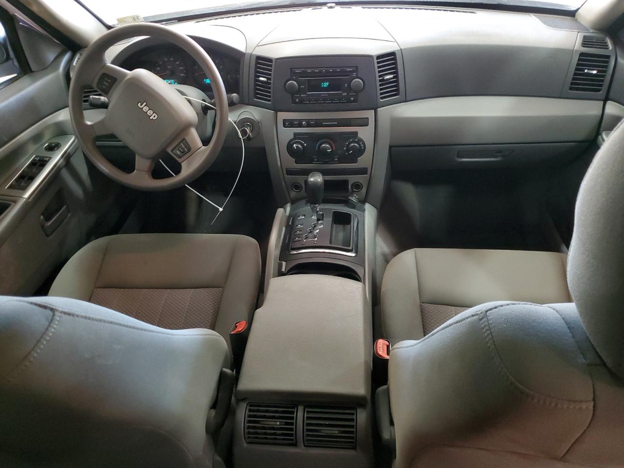 2005 Jeep Grand Cherokee - Image 8