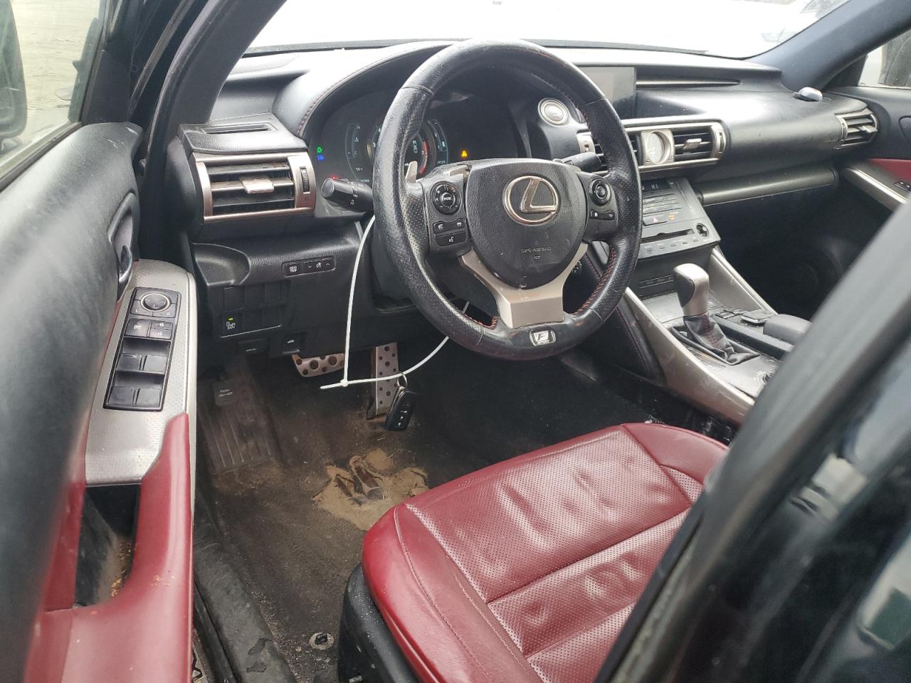 2015 Lexus IS - Image 8