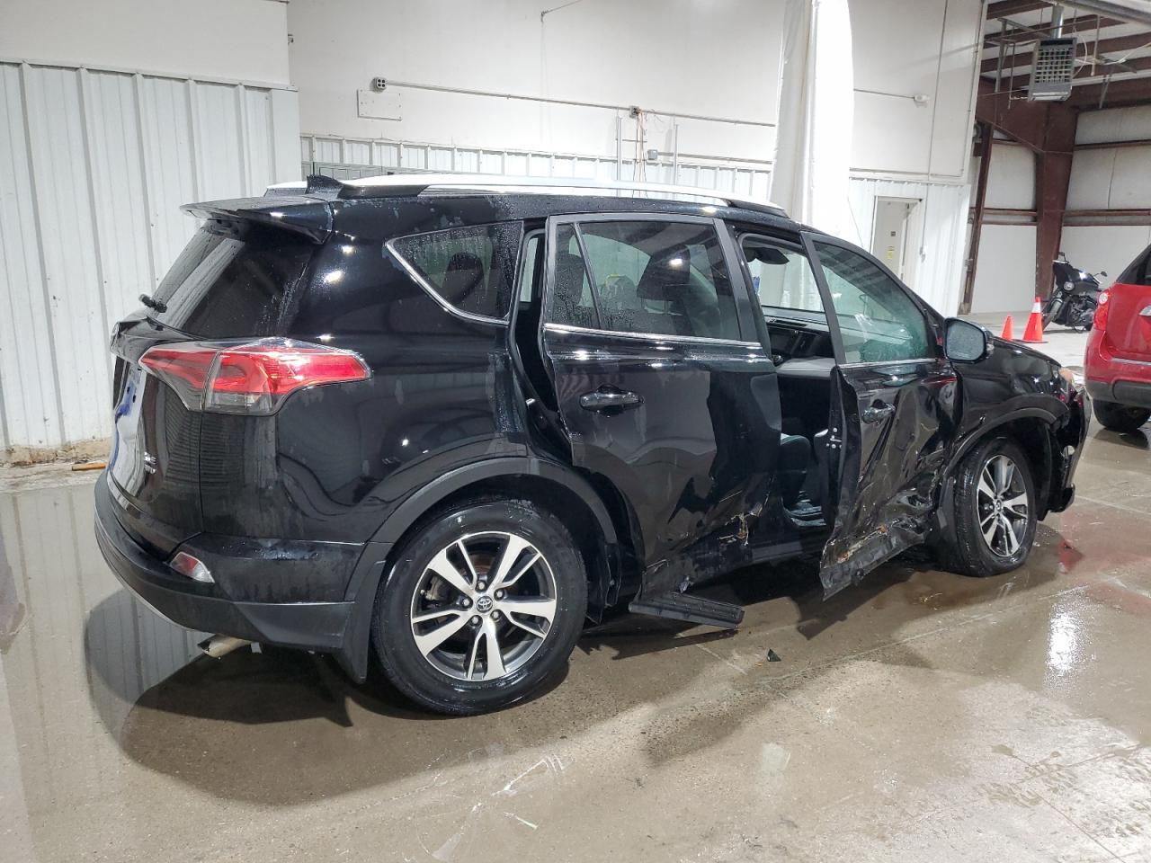 2018 Toyota RAV 4 - Image 3