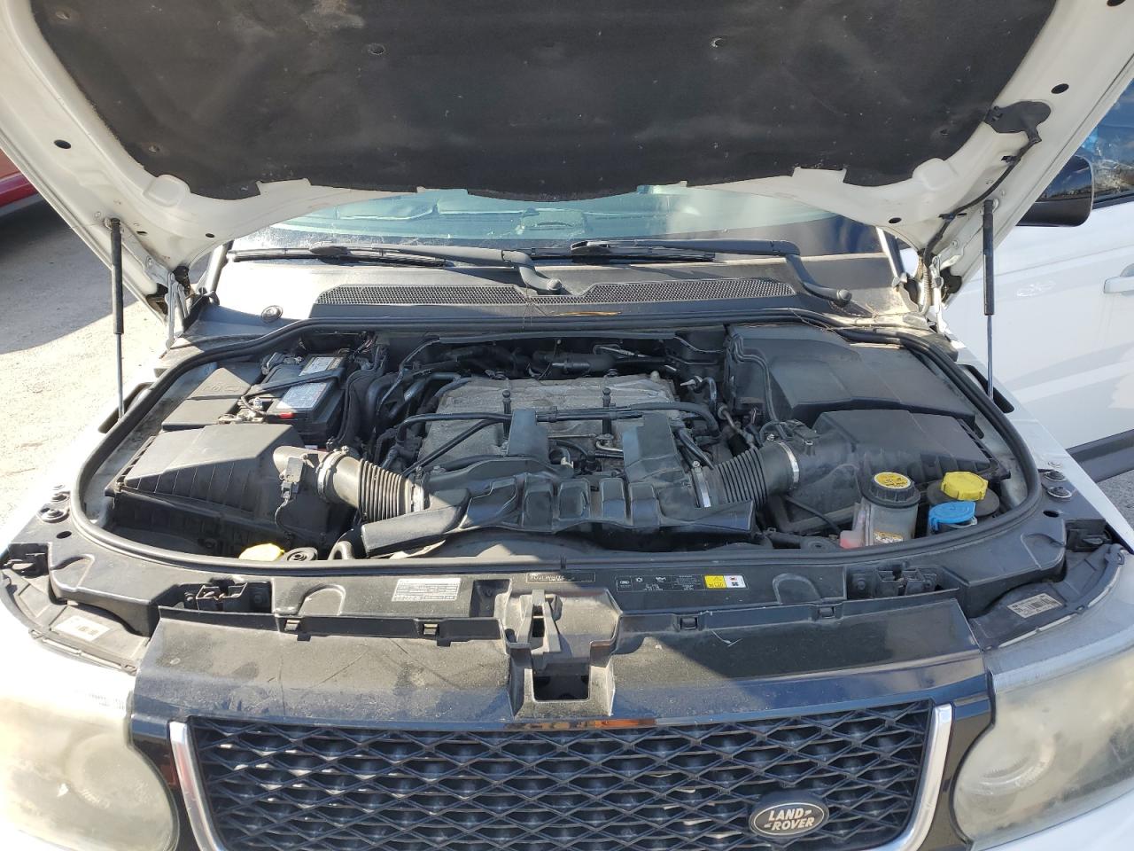 2013 Land Rover Range Rover - Image 12