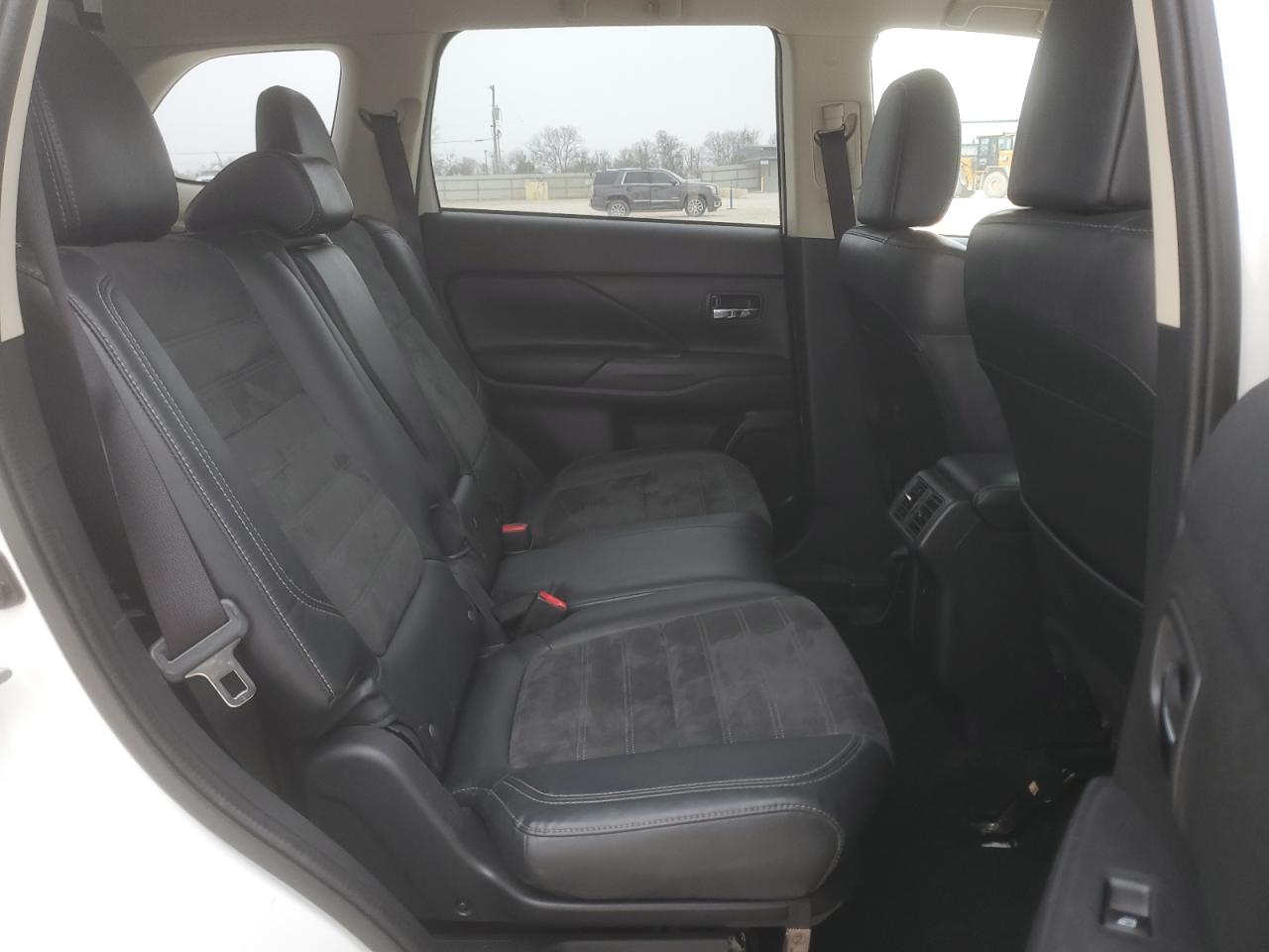 2019 Mitsubishi Outlander - Image 12