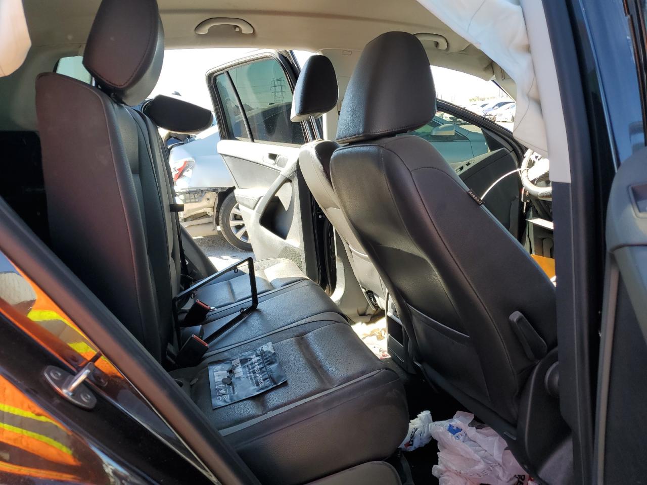 2017 Volkswagen Tiguan - Image 10