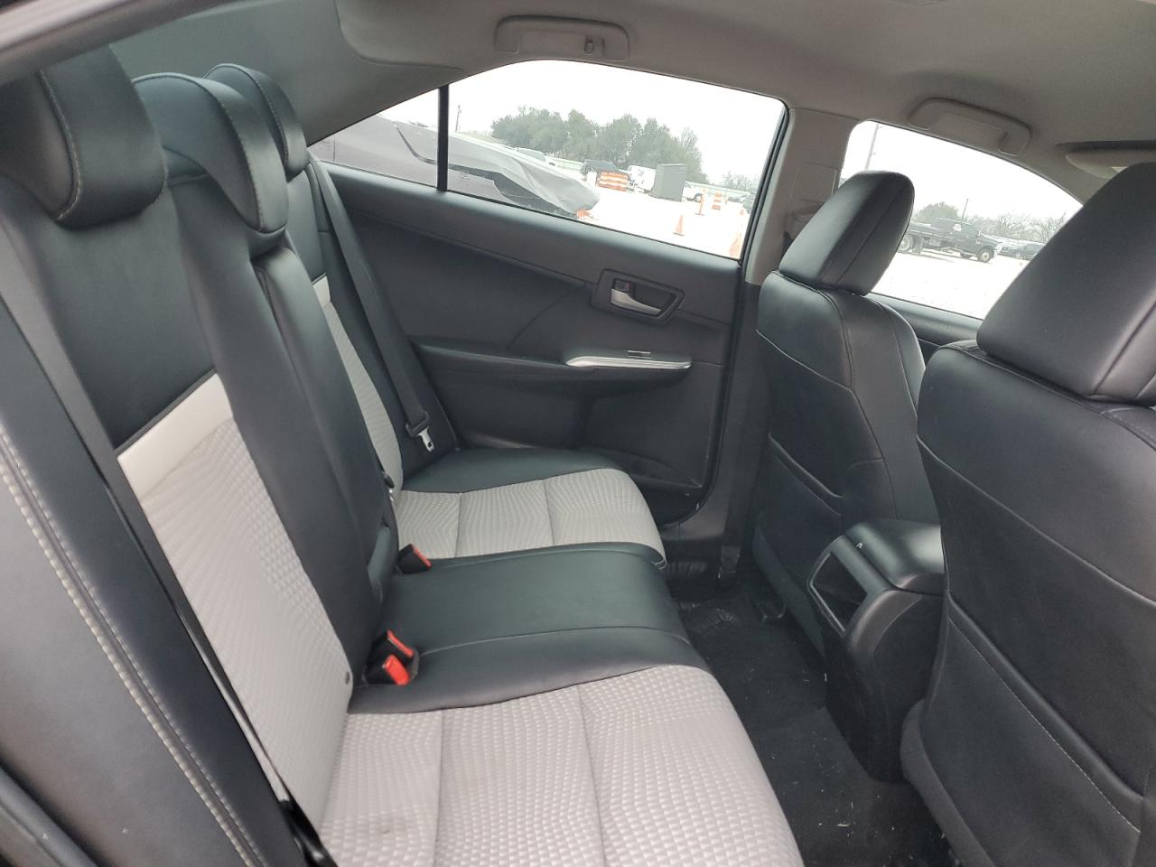2014 Toyota Camry - Image 10