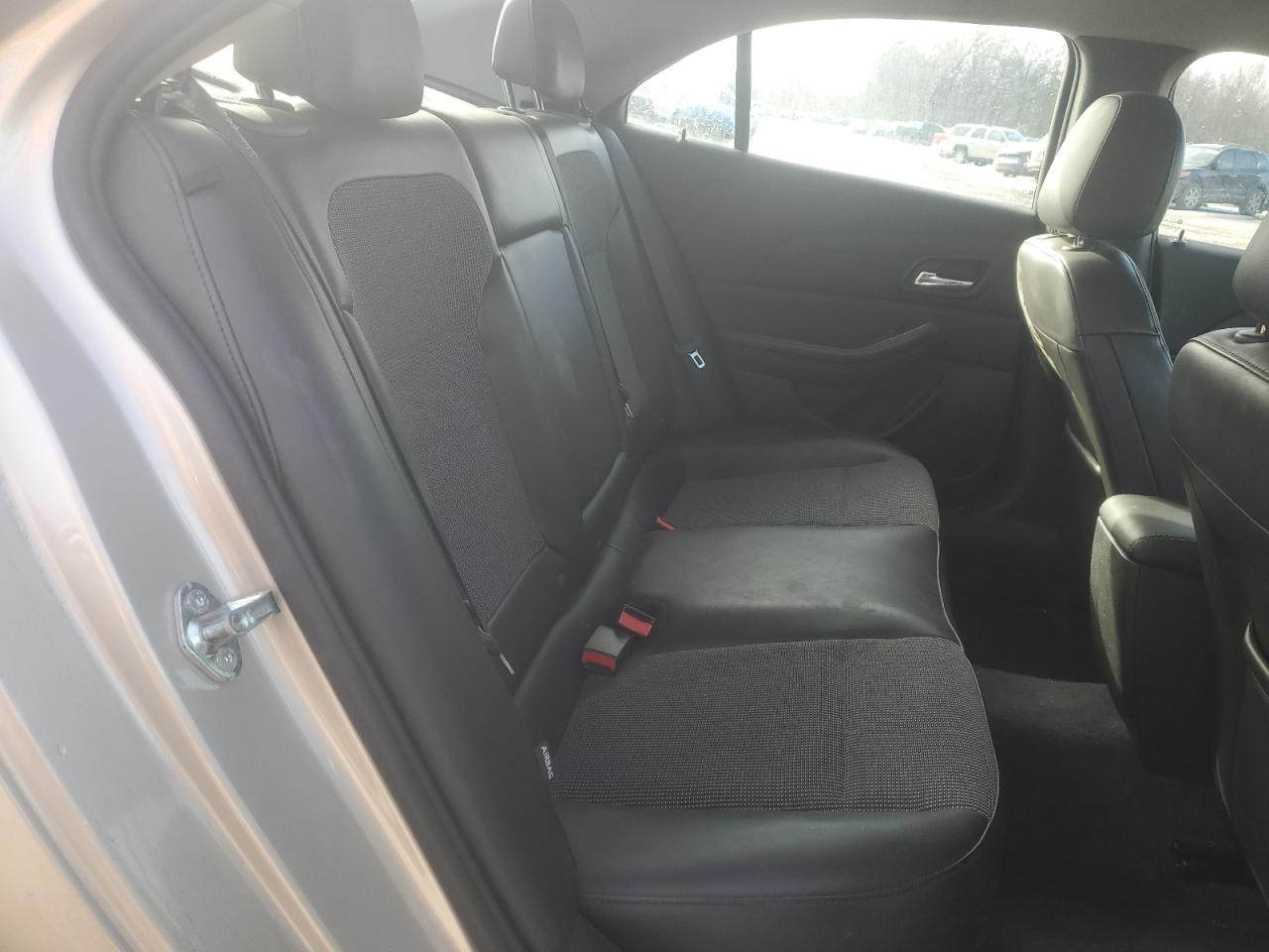 2015 Chevrolet Malibu - Image 10