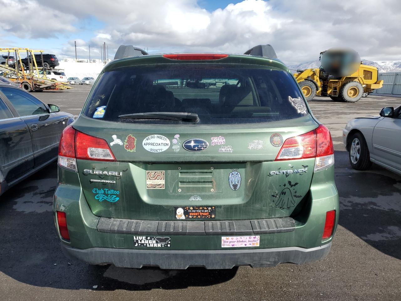 2012 Subaru Outback - Image 6