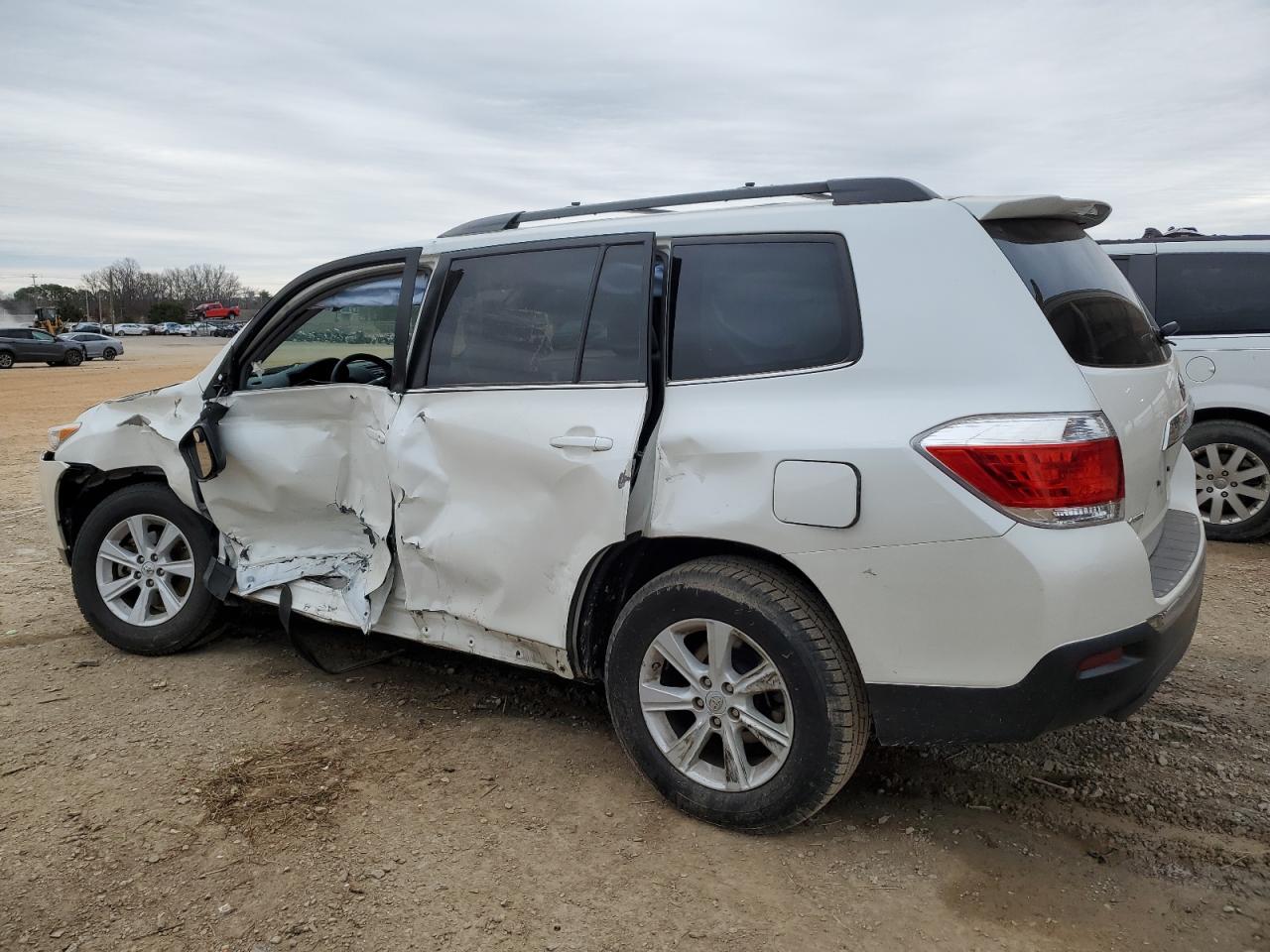 2013 Toyota Highlander - Image 2