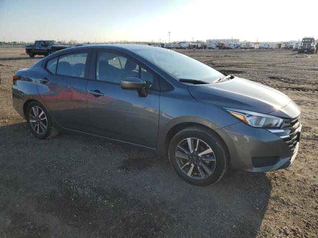  NISSAN VERSA 2023 Szary