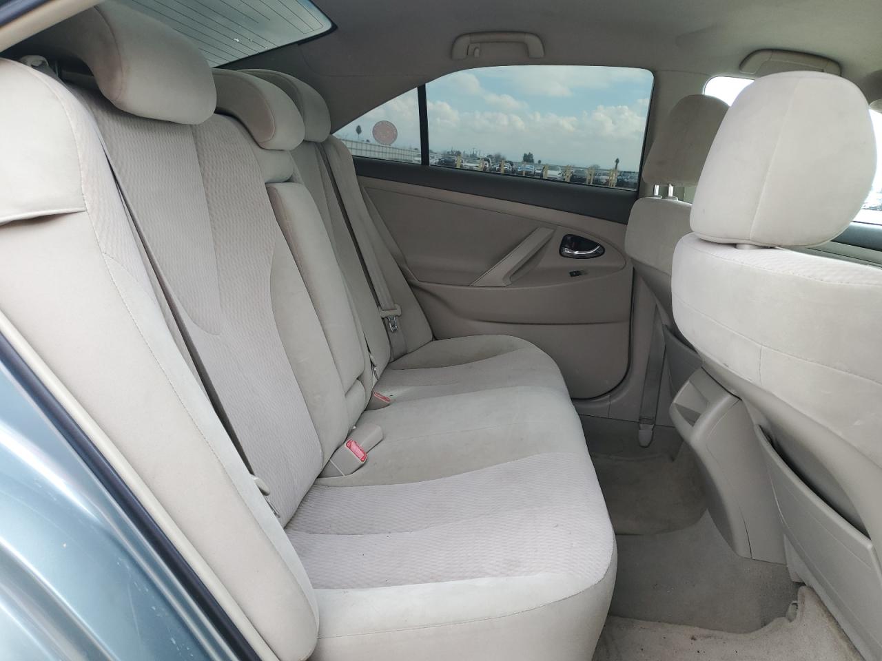 2011 Toyota Camry - Image 10