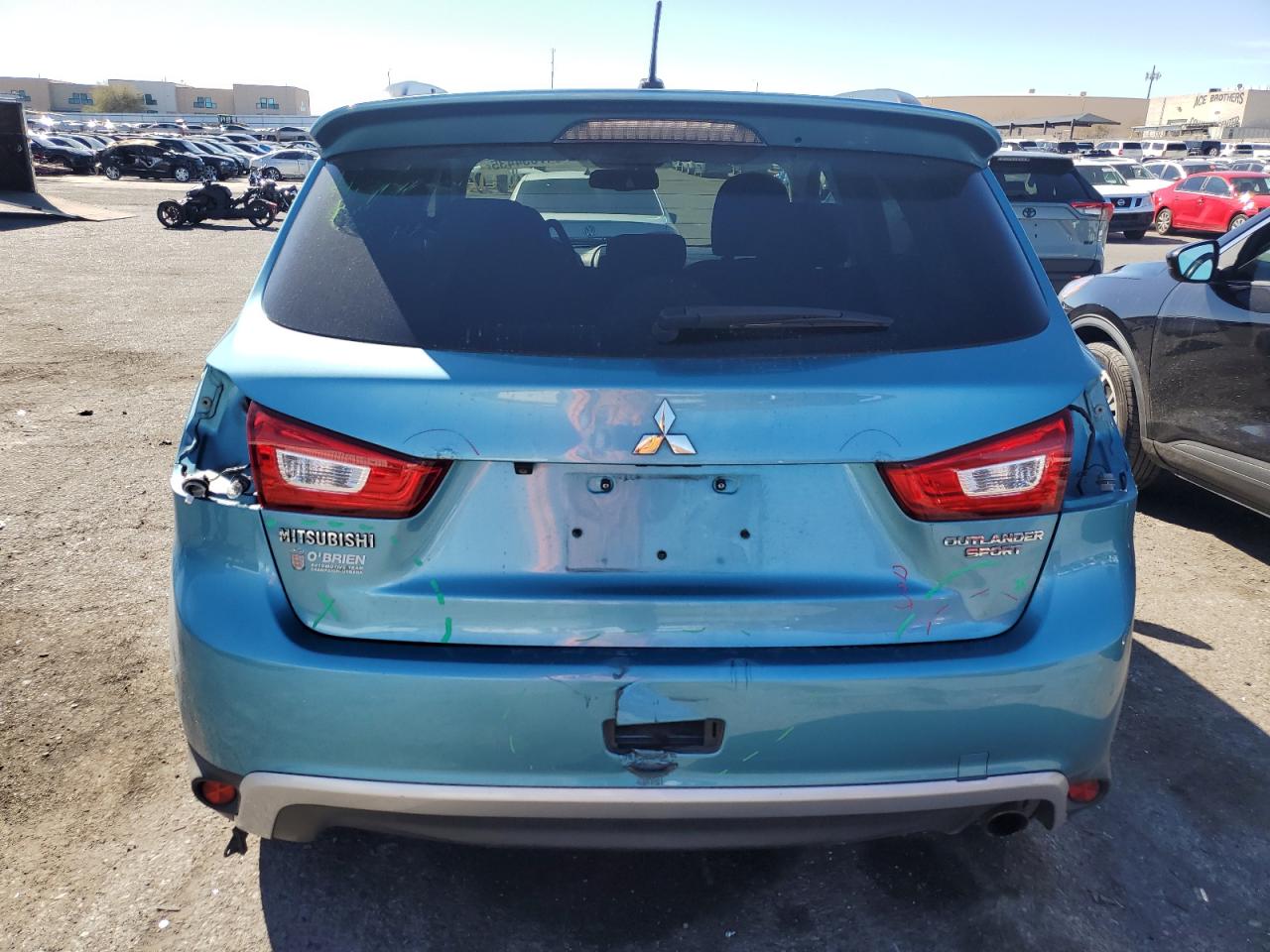2013 Mitsubishi Outlander - Image 6