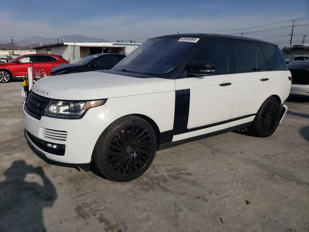 2017 LAND ROVER RANGEROVER WHITE VIN: SALGR2FV5HA340570
