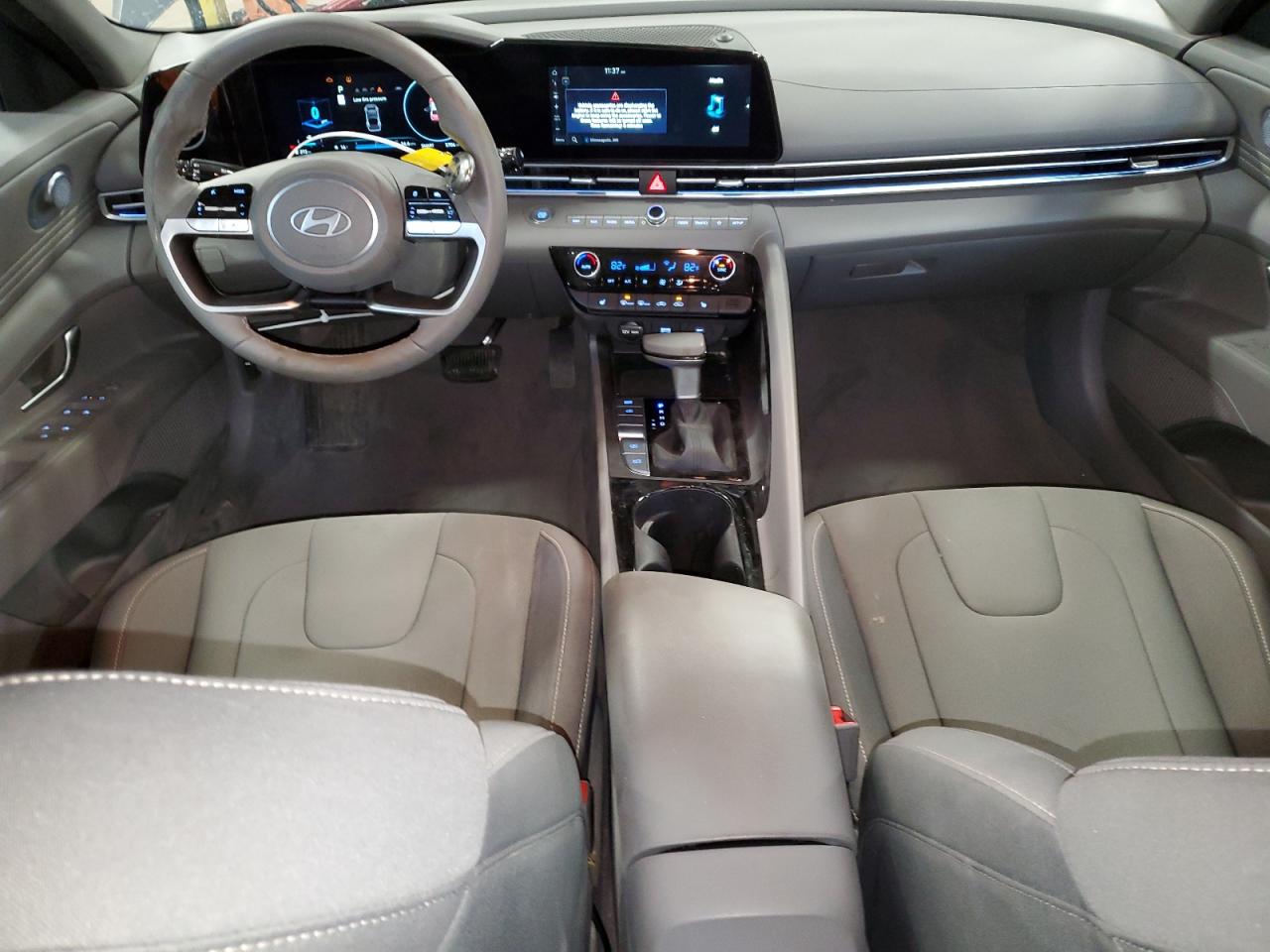 2024 Hyundai Elantra - Image 8