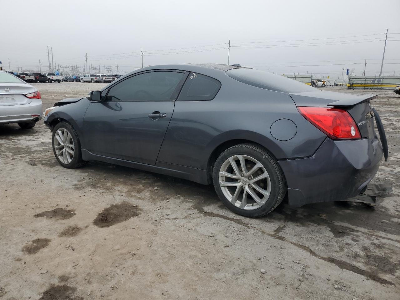 2011 Nissan Altima - Image 2