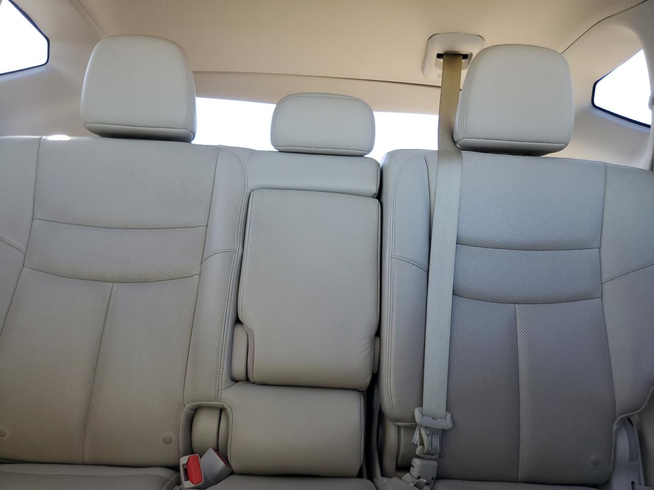 2015 Nissan Murano - Image 10