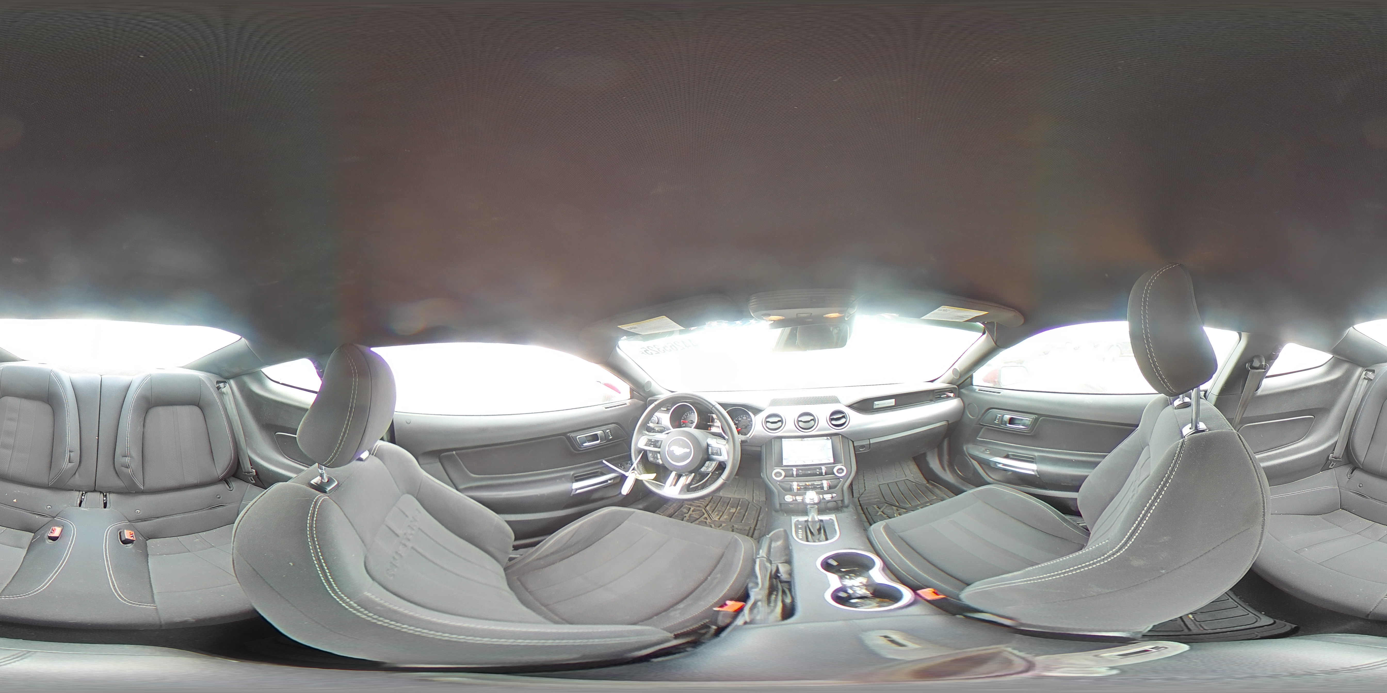 2019 Ford Mustang - Image 12