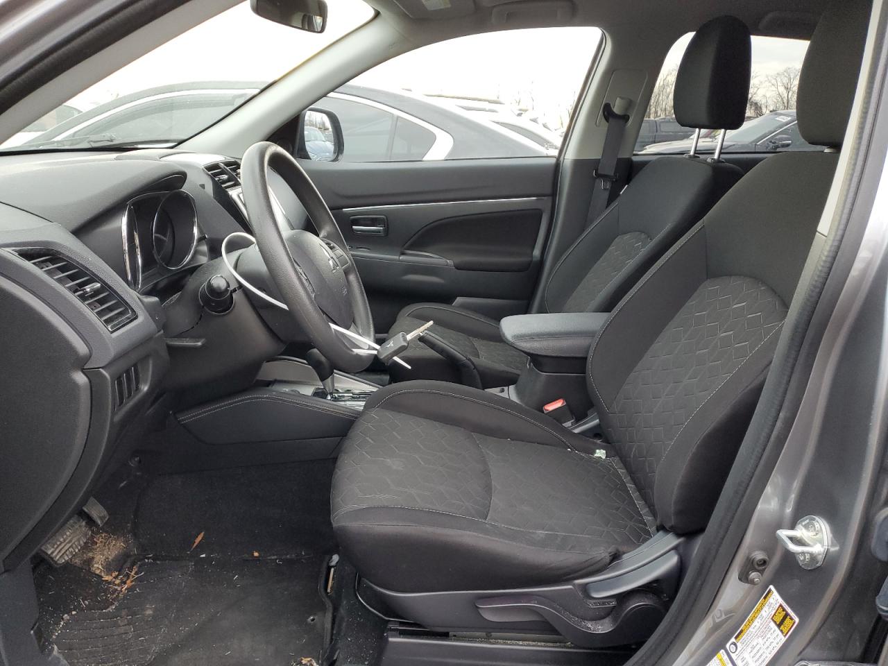 2020 Mitsubishi Outlander - Image 7