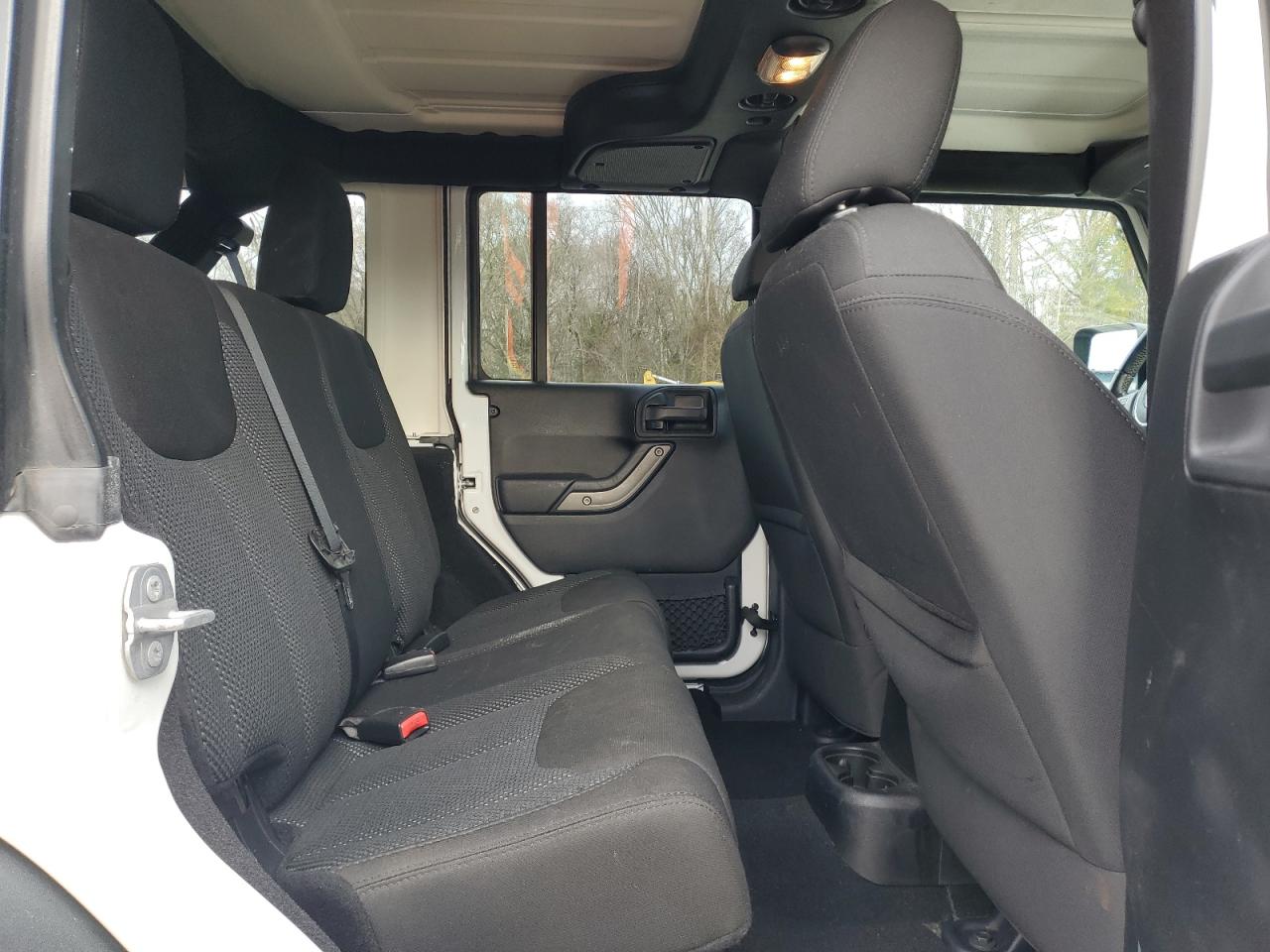2016 Jeep Wrangler - Image 11