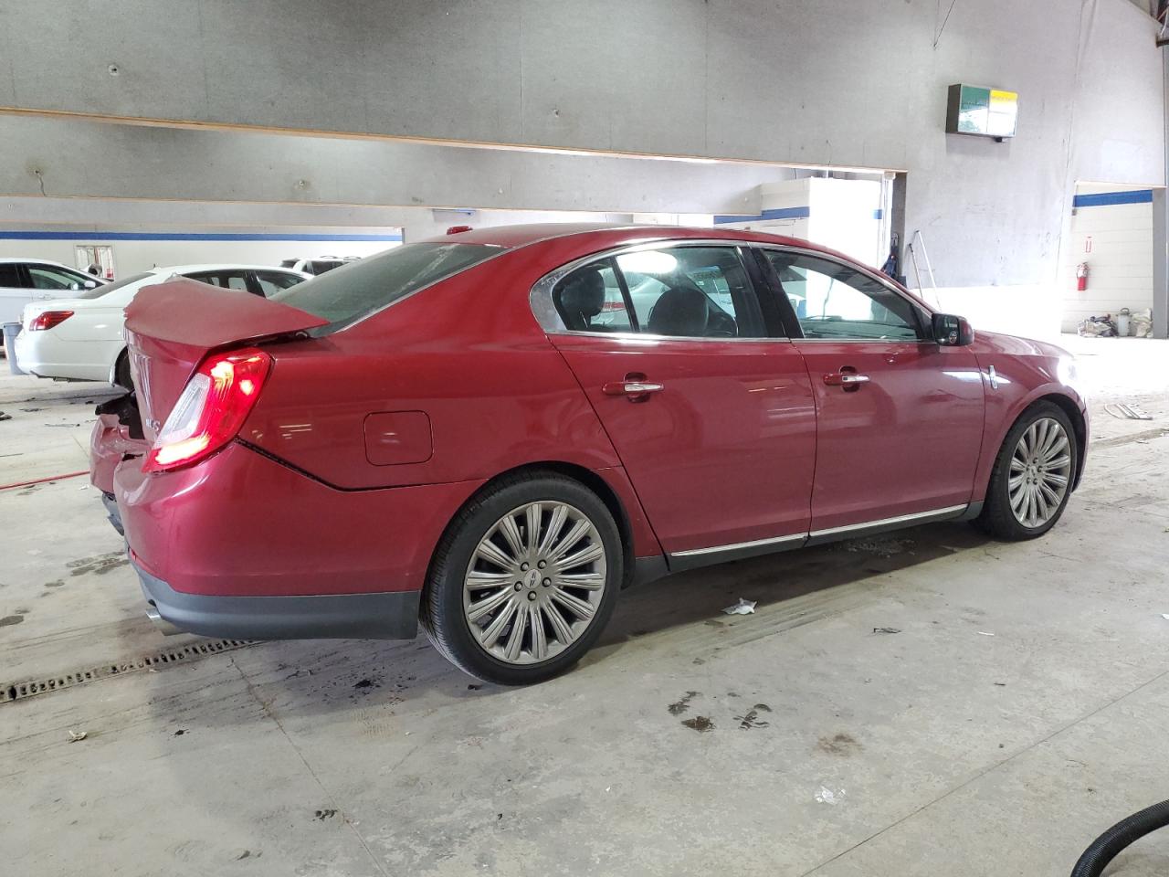 2013 Lincoln MKS - Image 3