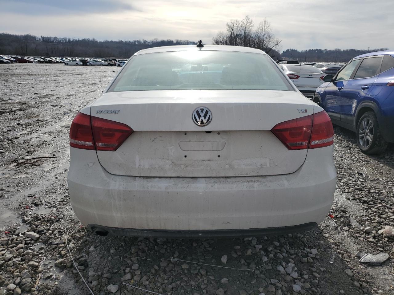 2015 Volkswagen Passat - Image 6