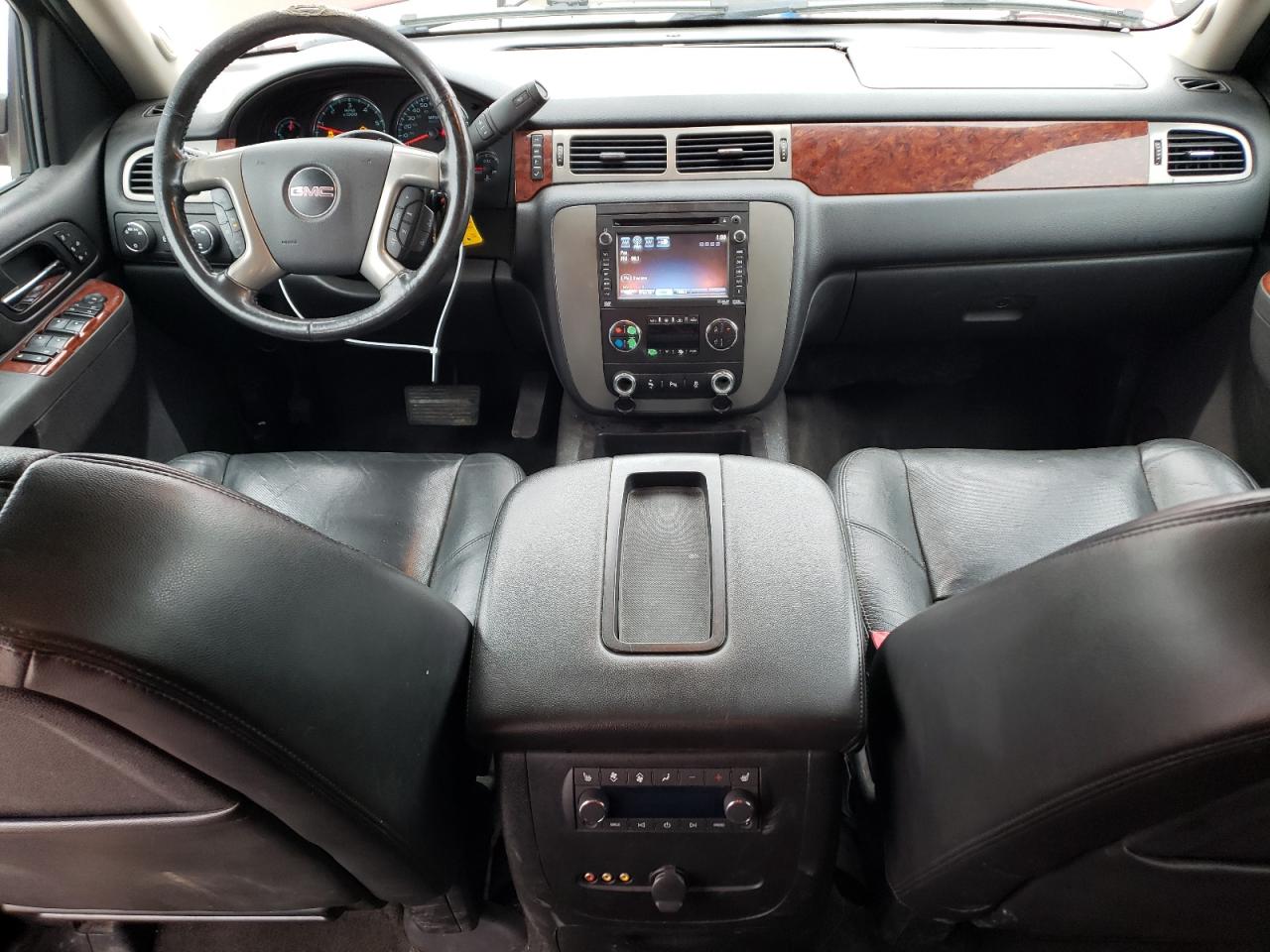 2013 GMC Yukon - Image 8