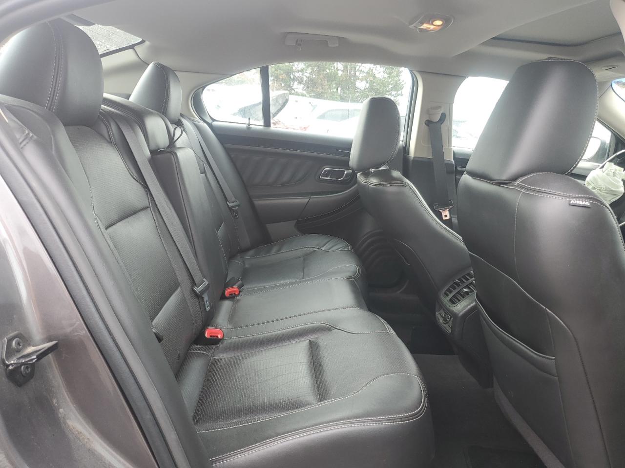 2011 Ford Taurus - Image 10