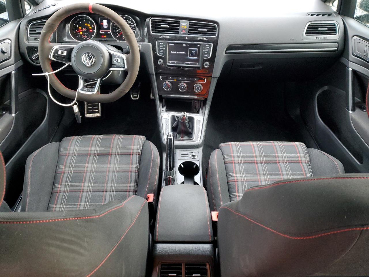 2017 Volkswagen GTI - Image 8