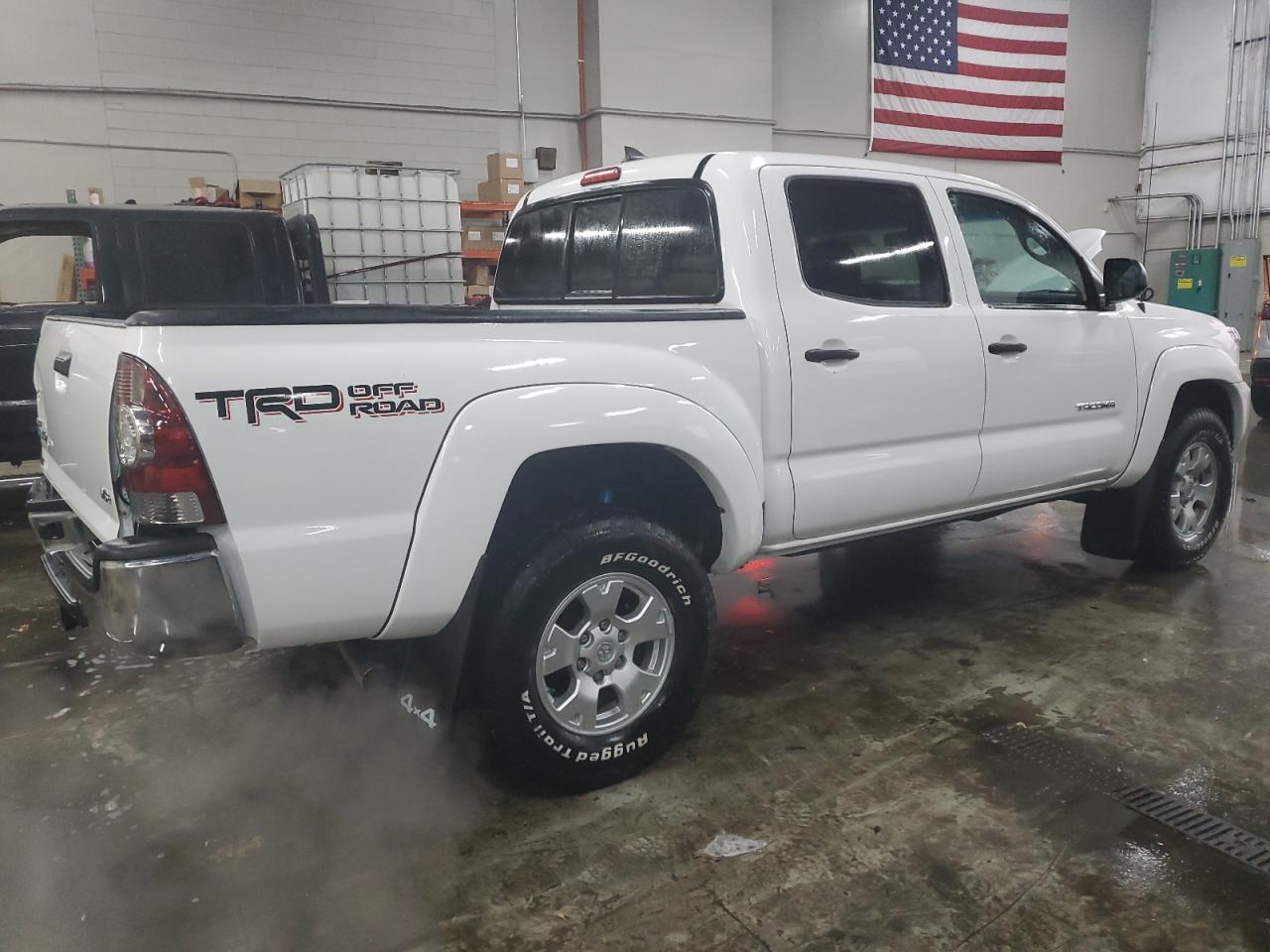 2014 Toyota Tacoma - Image 3
