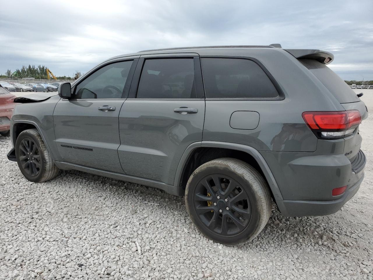 2020 Jeep Grand Cherokee - Image 2