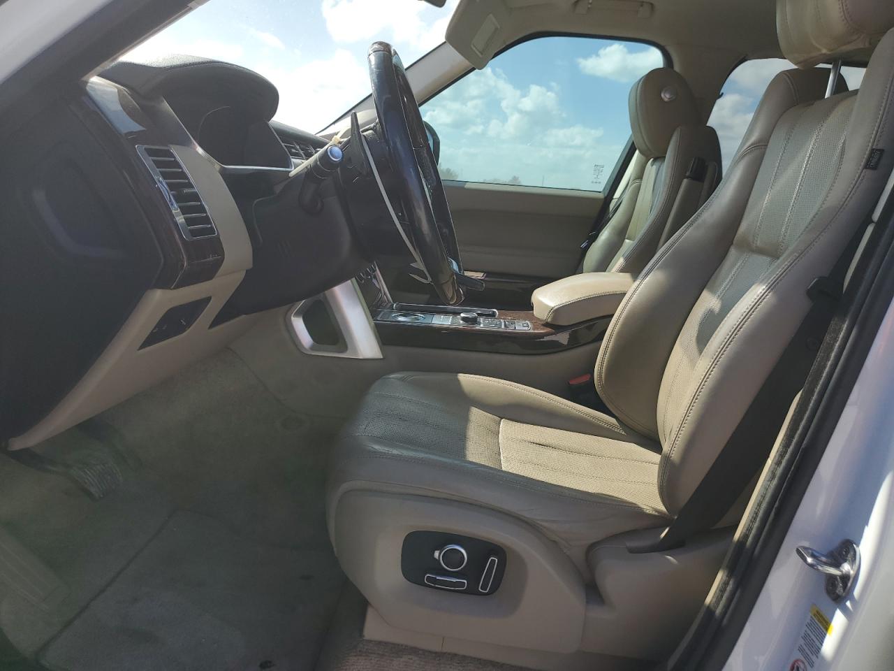2017 Land Rover Range Rover - Image 7