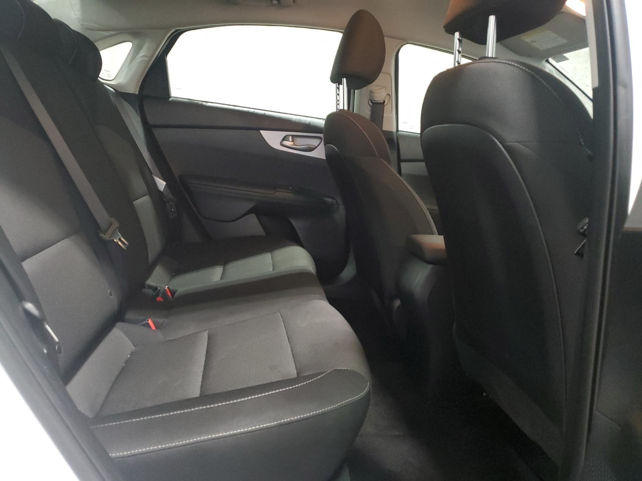 2024 Kia Forte - Image 10
