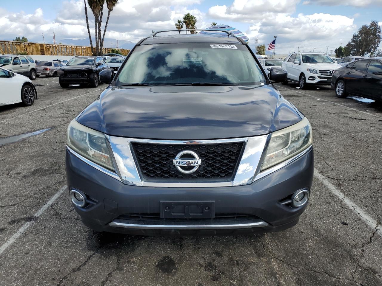 2014 Nissan Pathfinder - Image 5