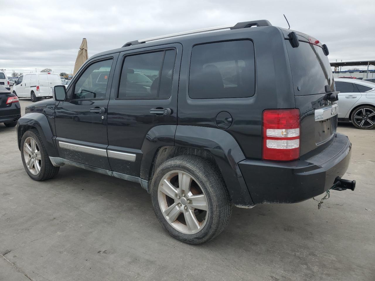 2011 Jeep Liberty (North America) - Image 2