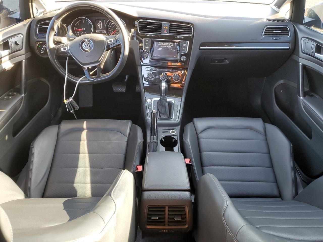 2015 Volkswagen Golf - Image 8